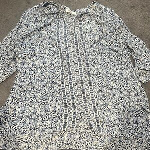 Rose & Olive Floral Blue and White Women's Tunic Style Top 2X